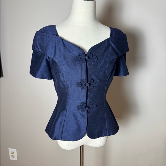 Vintage Watters & Watters 80s Navy Off-Shoulder, Scalloped Hem Top - Picture 8 of 10